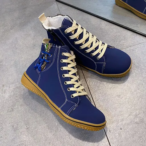 Title 4, Botas Curtas Martin Femininas Plus Size de Algo...