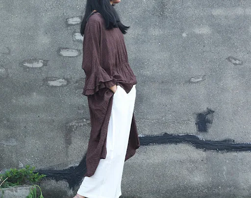 Title 23, Double-layer bell sleeve cotton T-shirt with a ...