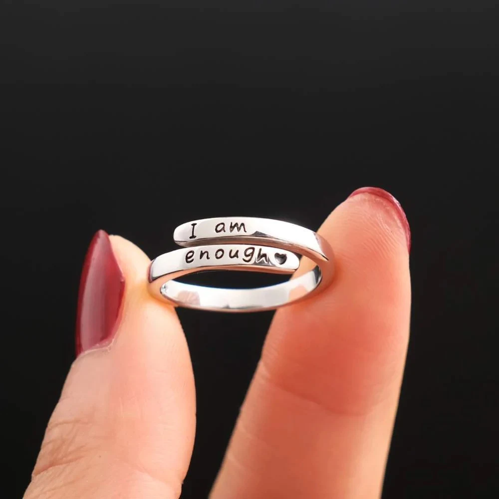 Anel de dedo indicador feminino, moda simples e elegante. Joia diária discreta, versátil e perfeita para complementar seu estilo com facilidade. — foto 11
