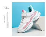 Rutschfeste Klett-Sneaker für sicheren Halt. Bequemes und einfaches An- und Ausziehen, perfekt für den Alltag und alle Aktivitäten. — foto 19