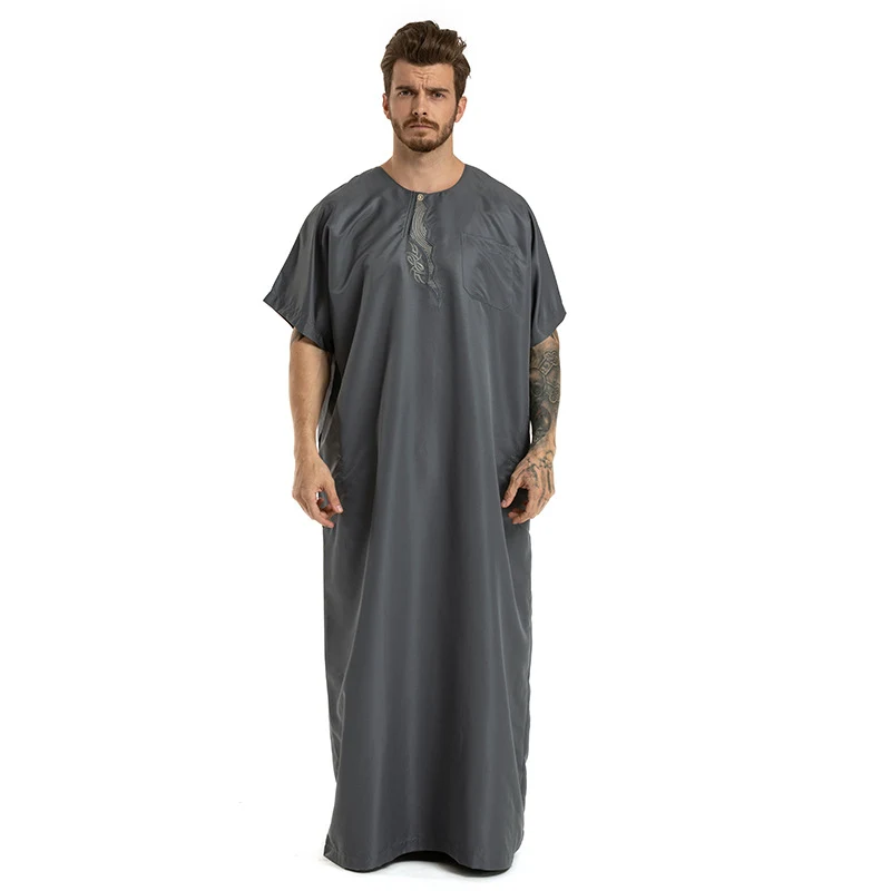 Robe Hui ricamata a maniche corte con collo rotondo, perfetta per rilassarsi a casa con stile e comfort. Goditi la morbidezza e l'eleganza. — foto 3