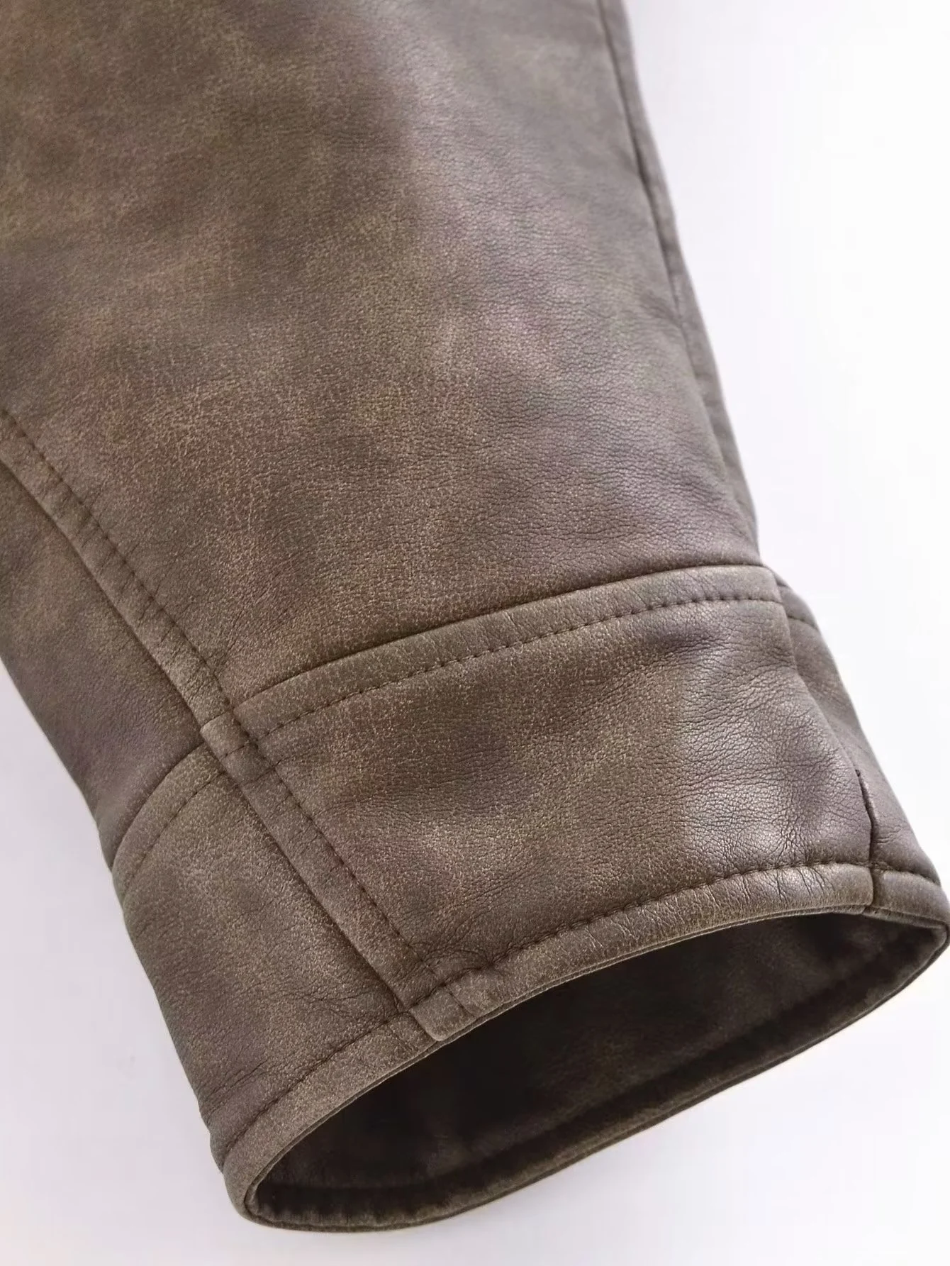 Jaqueta de couro gradiente lavável feminina Conforto e estilo combinados em uma jaqueta prática e fácil de cuidar, perfeita para qualquer guarda-roupa. — foto 1