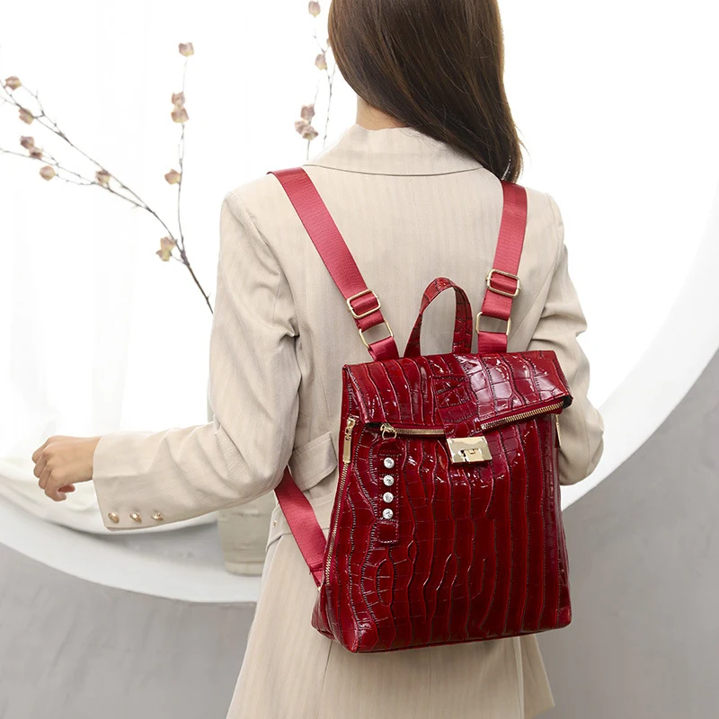 Title 2, Mochila Escolar Simples Feminina Couro Macio Gr...