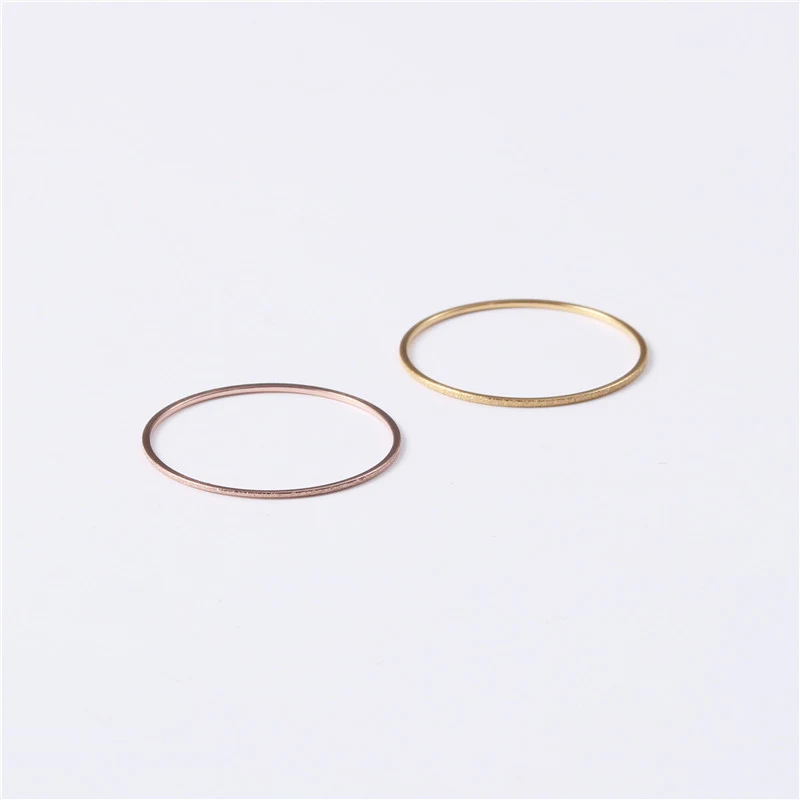 18K Titan-Stahl Ring Stapelbar Glänzend – Elegantes Schmuckstück, Langlebig, Perfekt Zum Kombinieren, Ideal Für Deinen Stil. — foto 5