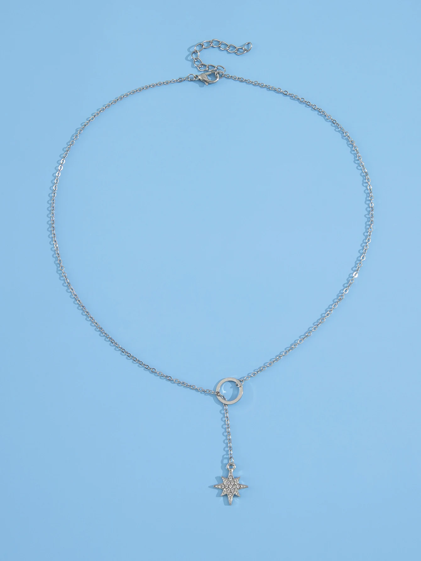 Colar de estrelas de oito pontas, adorno fashion para mulheres. Um acessório elegante e moderno, ideal para realçar seu look em qualquer ocasião. — foto 6