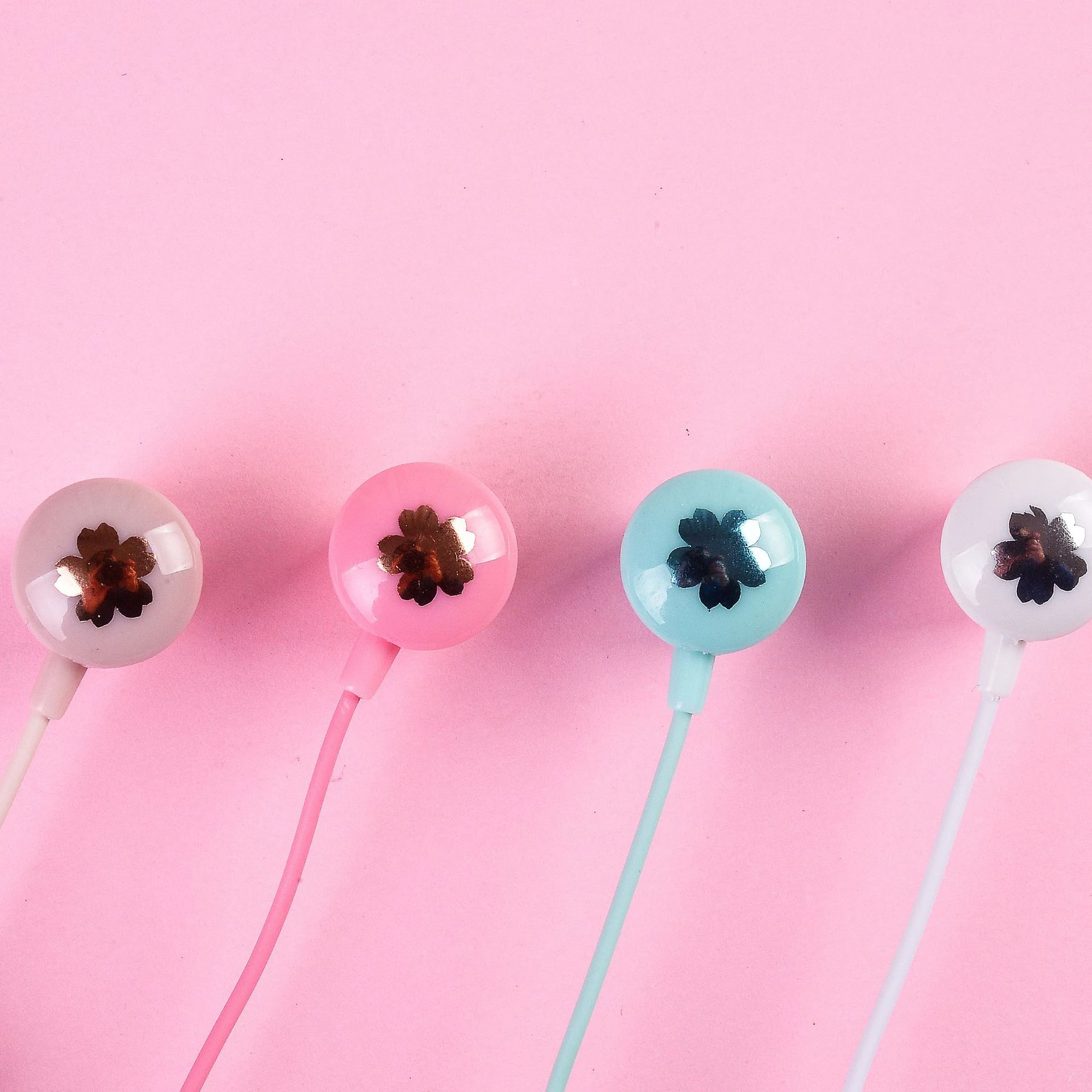 Title 4, E-162 In-ear Communication With Marks