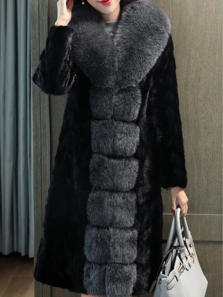 Title 5, Cappotto da donna in visone con collo di volpe....