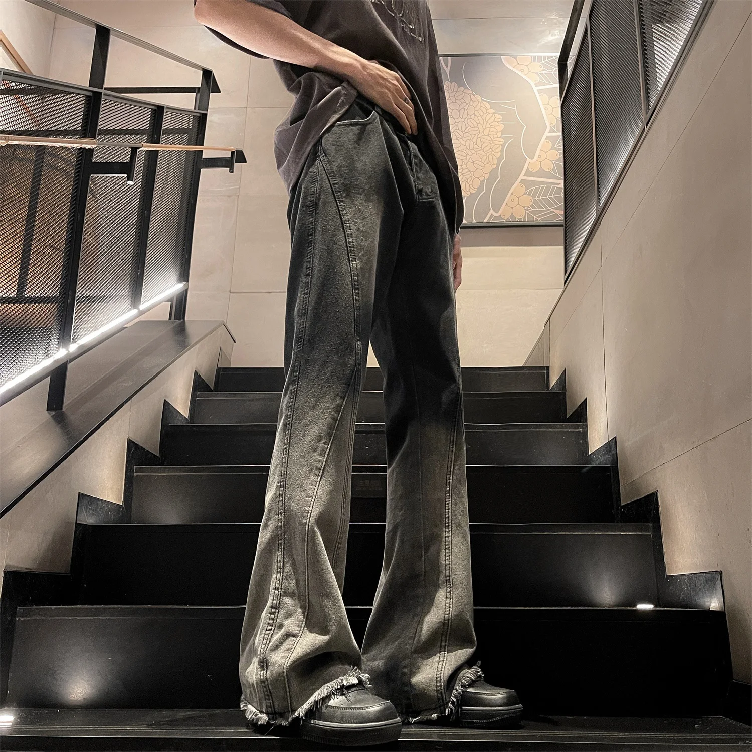 Jeans desbotadas com gradiente da American Fashion Brand, estilo moderno e confortável. Ideal para um visual casual e despojado em diversas ocasiões. — foto 6