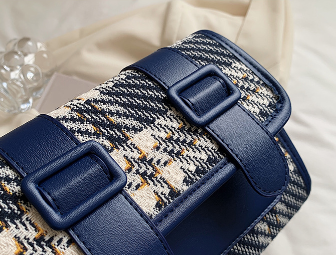 Bolsa mensageiro xadrez feminina casual de um ombro, perfeita para o dia a dia, confortável e estilosa, ideal para carregar seus pertences. — foto 13