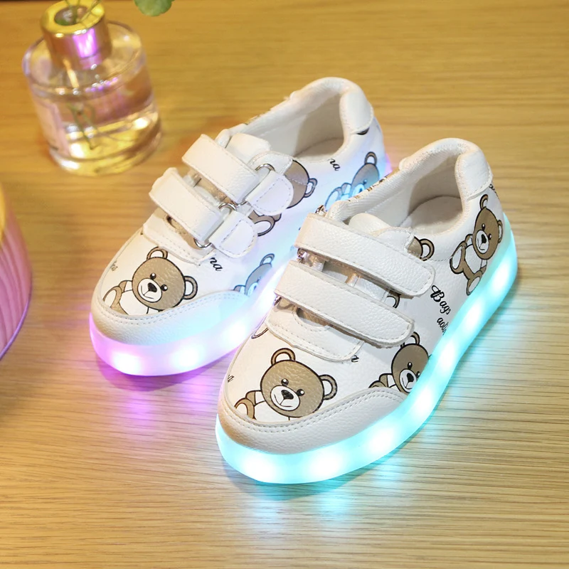 Title 4, Zapatos luminosos infantiles con alas y carga U...