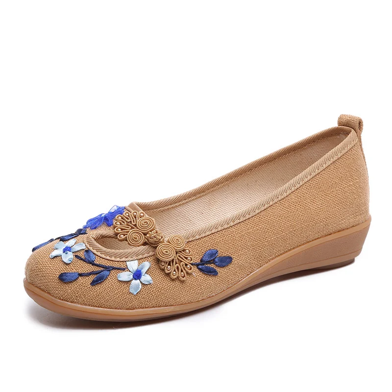 Sapatos bordados à mão para mulheres em algodão e linho, estilo étnico, perfeitos para um visual artesanal e confortável, design exclusivo. — foto 4