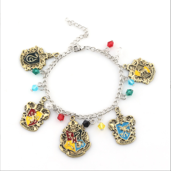 Pulseira feminina com elementos de moda retrô combinados. Um acessório elegante e versátil para complementar seu visual, adicionando um toque único e estiloso. — foto 9