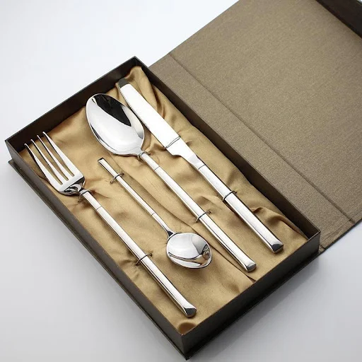 Title 4, Square Handle Western Tableware Steak Cutlery F...
