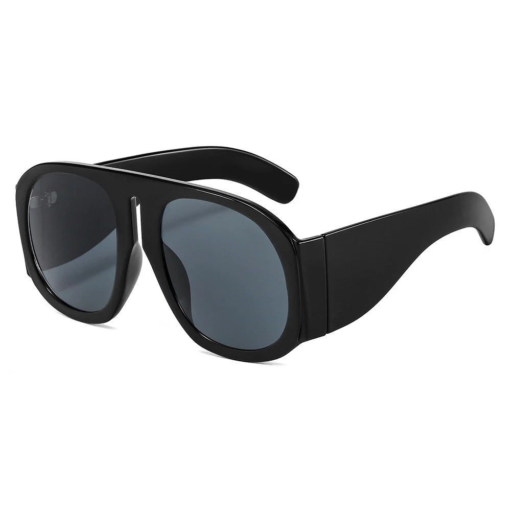 Trendy Street Shooting Round Big Frame Contrasting Sunglasses perfect for fashion photos, offering bold style and superi — photo 8