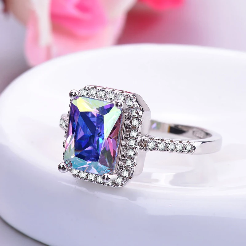 Anéis com diamantes retangulares Princess e zircônias coloridas, adicionando brilho e elegância ao seu visual diário. — foto 5