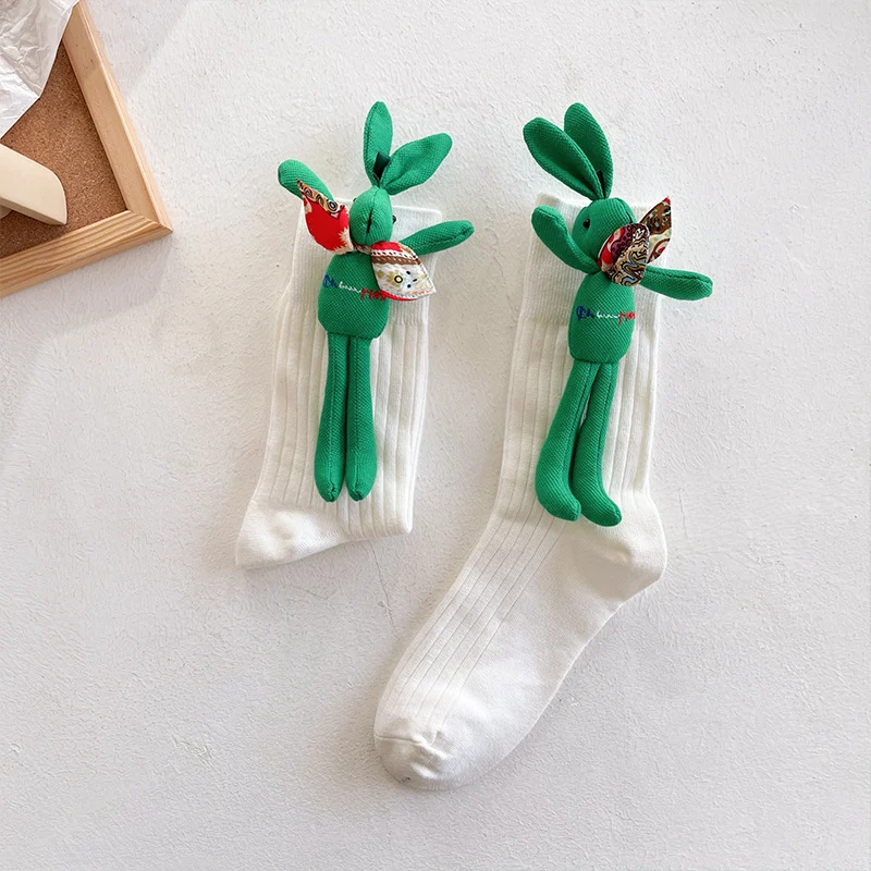 Accesorios de otoño e invierno Calcetines de marea de pila tridimensional verde — foto 2