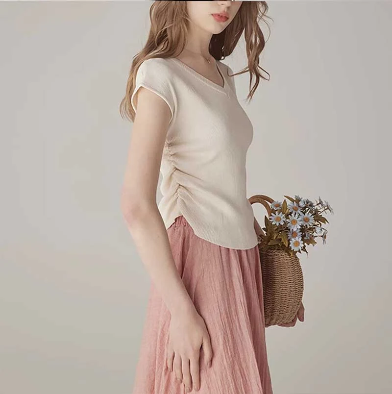 Women's gentle solid color simple V-neck short sleeve slimming dress. A comfortable and flattering dress for a polished, — photo 1