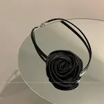 Rose Clavicle Chain Black