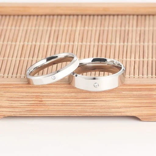 Title 16, Anéis de casal com um único diamante da moda, b...