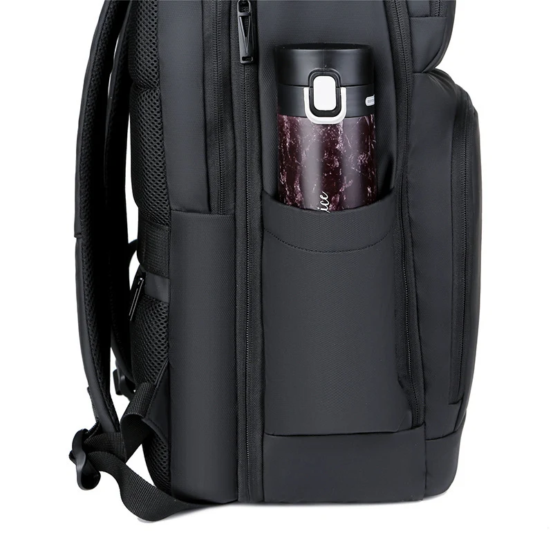 Mochila masculina para negócios elegante e versátil. Ideal para trabalho e viagens. Design funcional e moderno, com amplo espaço interno e conforto garantido. — foto 3