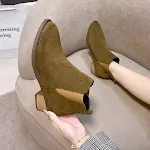 Botas Martin Plus Size Bico Fino Salto Grosso com Zíper Lateral para Conforto e Estilo Moderno em Seus Pés — foto 7