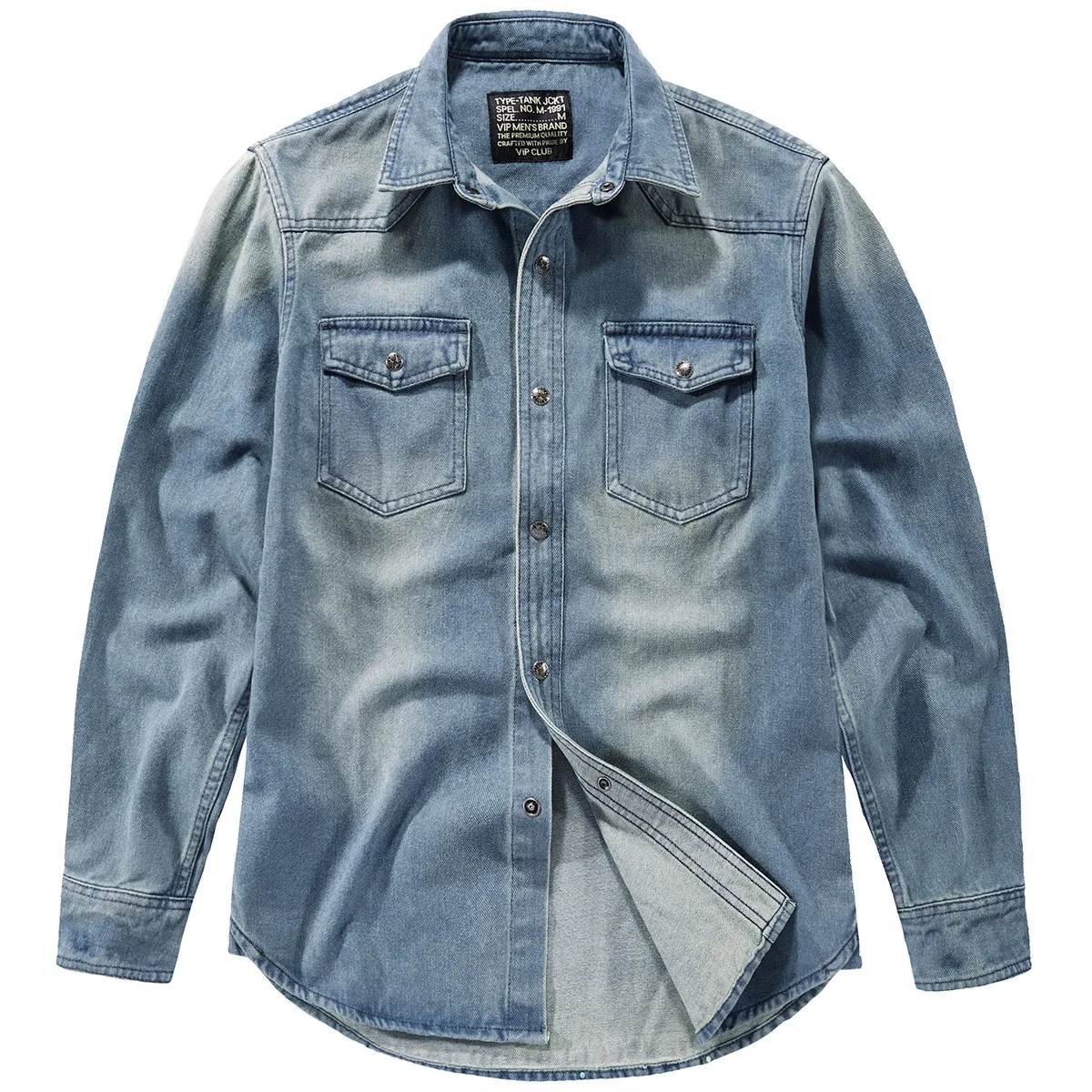 Heren lange mouw slim fit denim shirt. Stijlvol spijkeroverhemd voor een moderne look, slank gesneden en comfortabel voor dagelijks gebruik. — foto 1