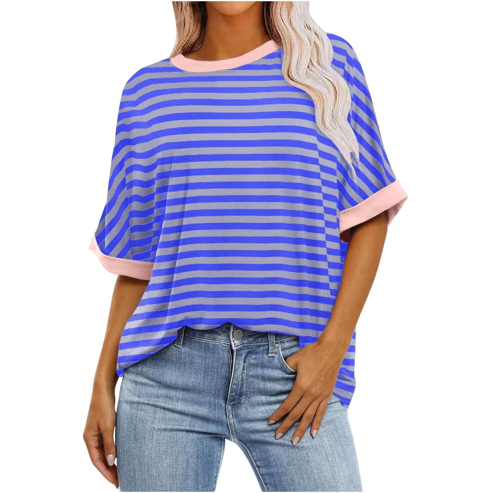 Blusa feminina listrada com estampa e mangas curtas, soltinha e com cores vibrantes, ideal para looks casuais e confortáveis no verão. — foto 6