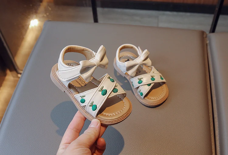 Nowe Modne Buty Księżniczki Miękka Podeszwa Haftowane Buty Idealne Dla Dziewczynek Wygodne i stylowe do codziennego użytku — zdjęcie 8