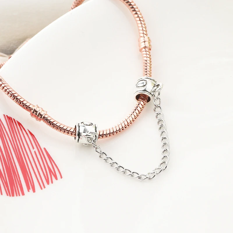 Pulseira DIY com miçangas de liga de diamante com cabeça de rato. Acessórios de moda para criar pulseiras estilosas e únicas. — foto 13