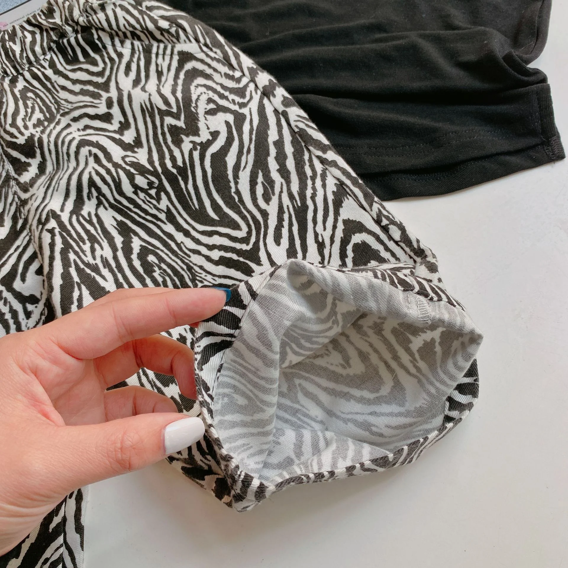 Calças Casuais Infantis com Estampa de Zebra Versão Coreana para Bebês Conforto e Estilo para o Dia a Dia Roupa Infantil Moderna e Atraente Design Exclusivo — foto 6