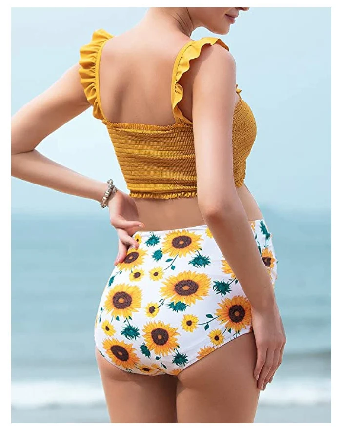 Macacão de maternidade com estampa de cabo, cintura alta e corte dividido, ideal para grávidas que buscam conforto e estilo. — foto 5