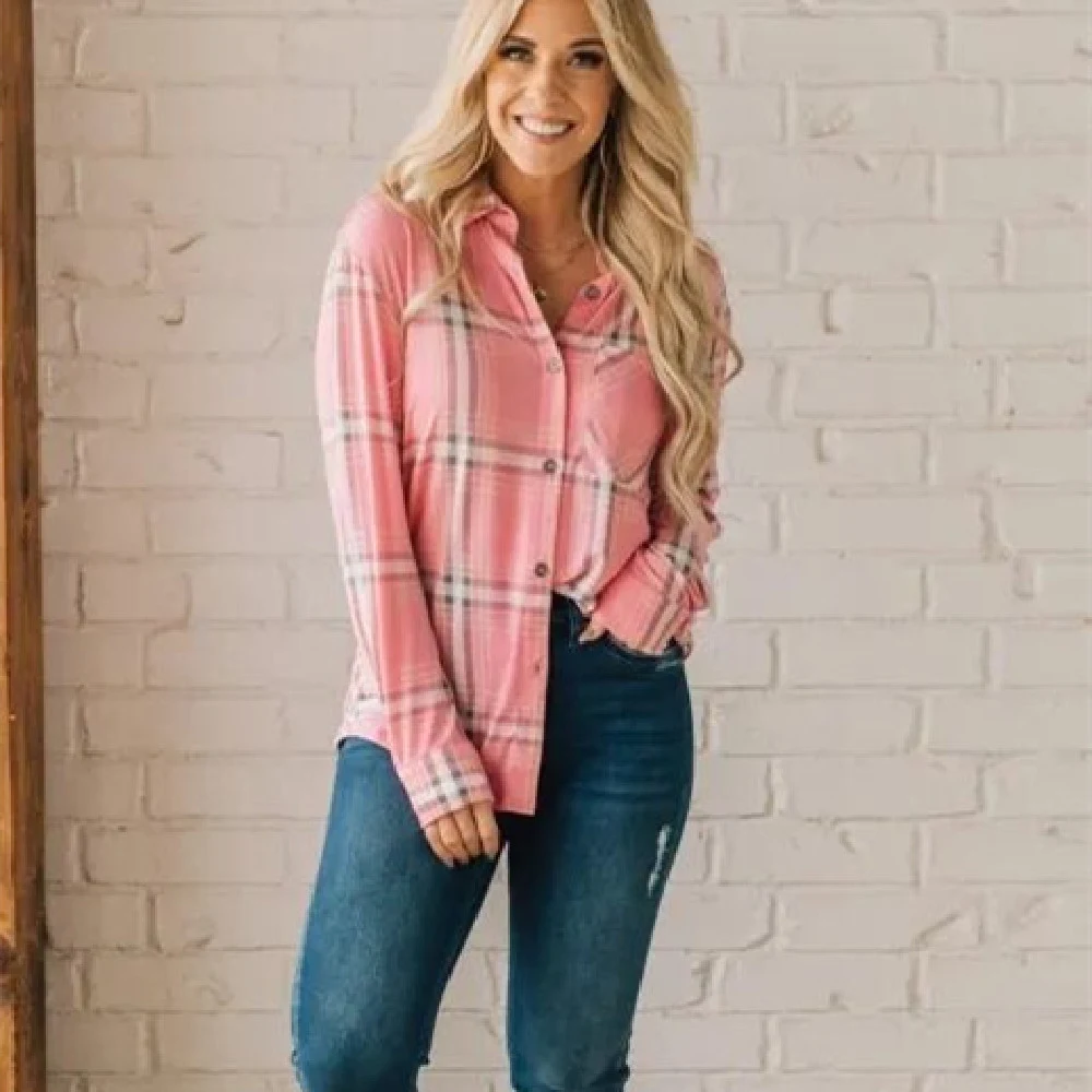 Camisa xadrez solta feminina, perfeita para um estilo casual e confortável. Leve e estilosa, ideal para diversas ocasiões. — foto 7