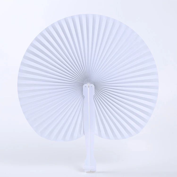 Witte papieren waaiers in hartvorm voor Europese bruiloften, groothandel, perfect als gastgeschenk of decoratie. — foto 15