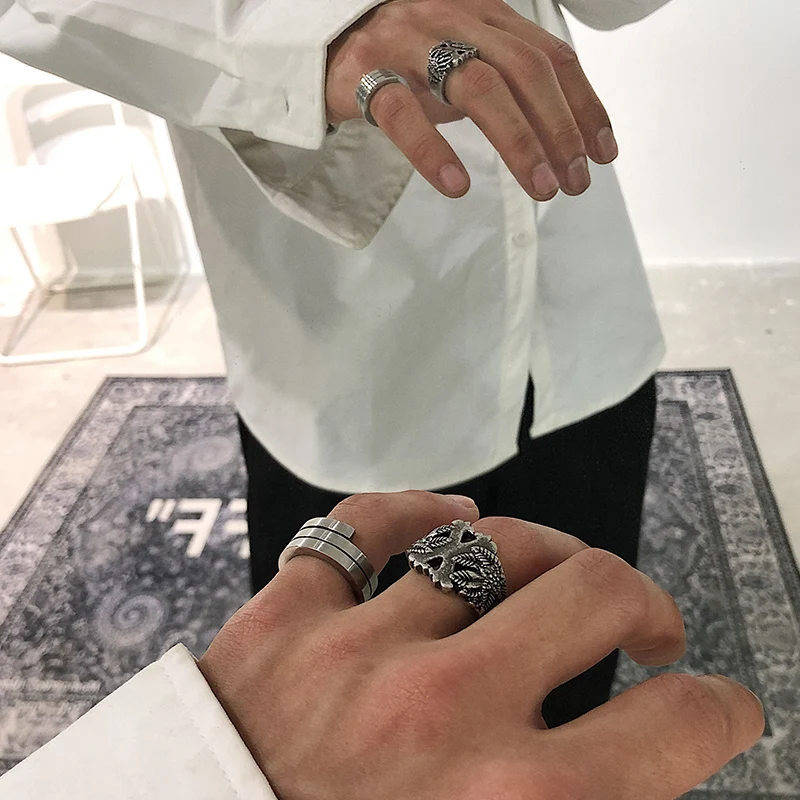 Anel de aço titânio pequeno e estiloso. Moda feminina, hipoalergênico e resistente à água. Perfeito para uso diário e presente. — foto 5