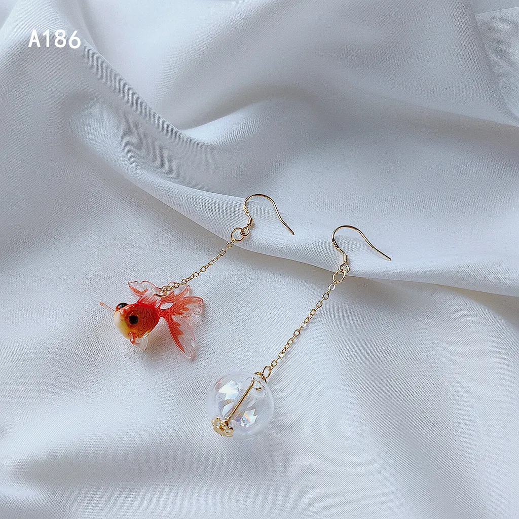 Brincos de Peixe Dourado Assimétricos 925 com Banho de Ouro 14k, Tipos A e B, Joia Elegante e Delicada para Mulheres — foto 7