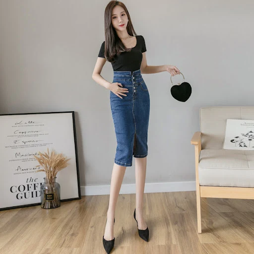 Title 3, Slit denim hip skirt, a stylish and versatile s...