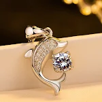 Colar com pingente de golfinho banhado a prata para mulheres Joia feminina Delicado e charmoso Presente ideal para ela Design aquático — foto 5