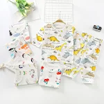 Dunne, ademende pyjama set met driekwart mouwen voor thuis. Comfortabel en luchtig, perfect voor ontspannen momenten. — foto 3