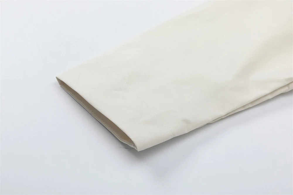 Jaqueta com capuz, fina, à prova de vento, impermeável, estilo mecânico de outono para atividades ao ar livre, com zíper. Conforto e proteção. — foto 18