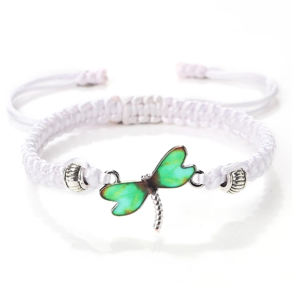 Pulseira de verão com laço e monstrinho, tecida à mão. Ideal para crianças, um presente perfeito e divertido para os dias quentes. — foto 9