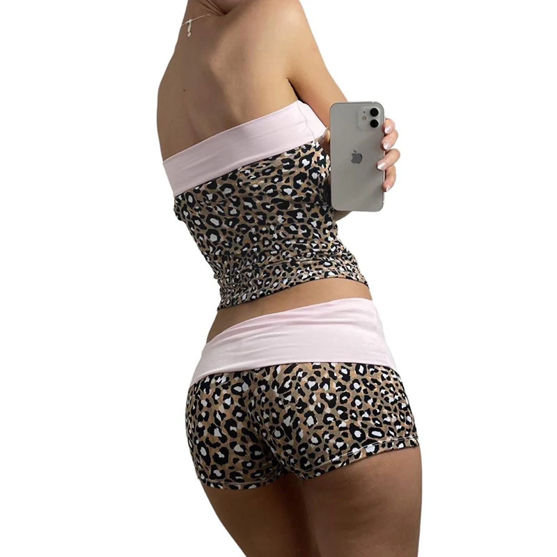 Title 9, Top sem mangas Hot Pants conjunto de duas peças...