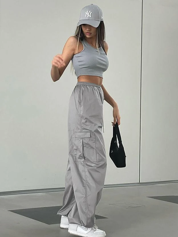 Damen-Sweathose mit lockerer Passform und einfarbigem Design für ultimativen Komfort und lässigen Stil. Ideal für Freizeit und Sport. — foto 2