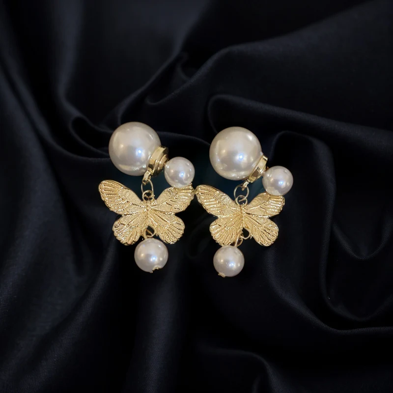 Brincos de pérola com borboleta vintage, use de duas formas. Um estilo único e versátil para você brilhar em qualquer ocasião. — foto 6