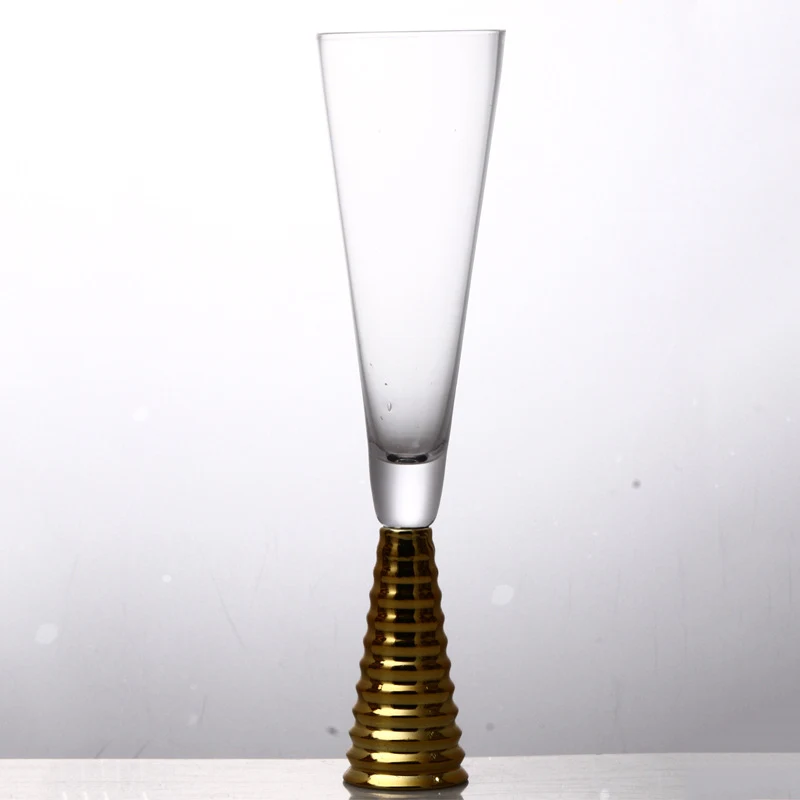 Decorative goblet for model room table decoration, red wine and champagne glass with a stylish black thread shaped cup. — photo 9
