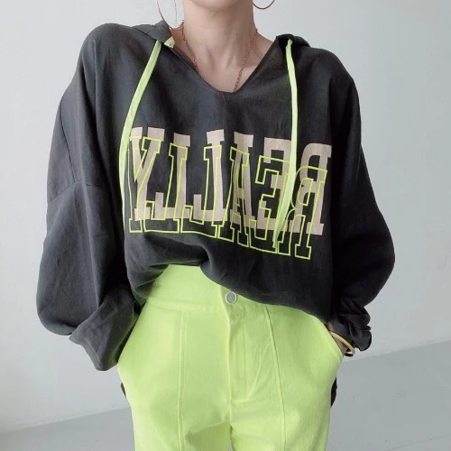 Nova Blusa de Moletom com Capuz e Estampa, Manga Longa, Perfeita para Diversas Ocasiões, Conforto e Estilo em Uma Única Peça. — foto 2