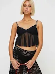 Top da donna con spalline sottili e balze in pizzo, perfetto per look eleganti e femminili, ideale per l'estate e le serate speciali. — foto 3