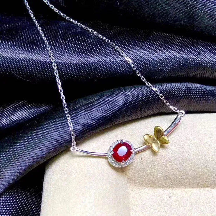 Conjunto de anel, brincos e pingente de prata 925 com rubi sangue de pombo natural e diamantes. Joias luxuosas e elegantes. — foto 3
