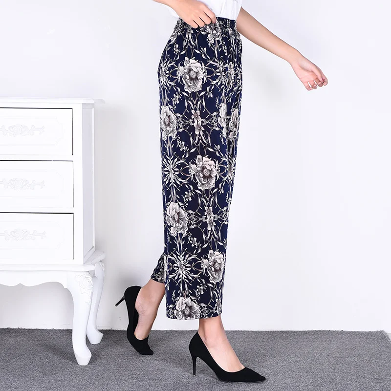Women's Plus-Sized Ice Silk Elastic Pants Cropped Straight. Comfortable, breathable summer pants offering a flattering f — photo 34