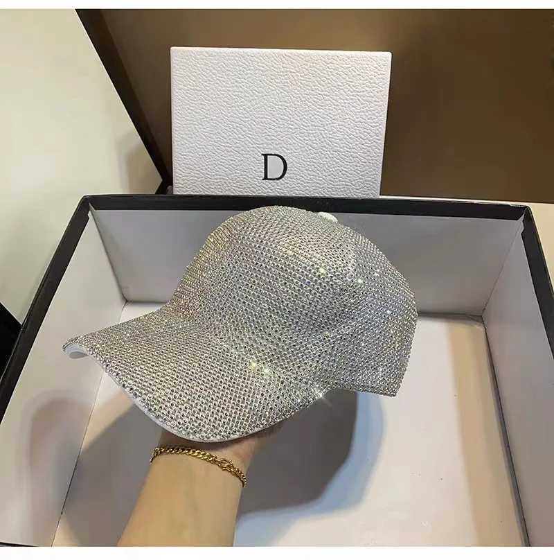 Boné de diamante artesanal de cor sólida simples para proteção solar e estilo casual. Design elegante e confortável, perfeito para uso diário. — foto 1