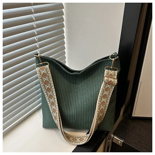 Title 1, Bolsa Crossbody de Corduroy com Design Simples ...
